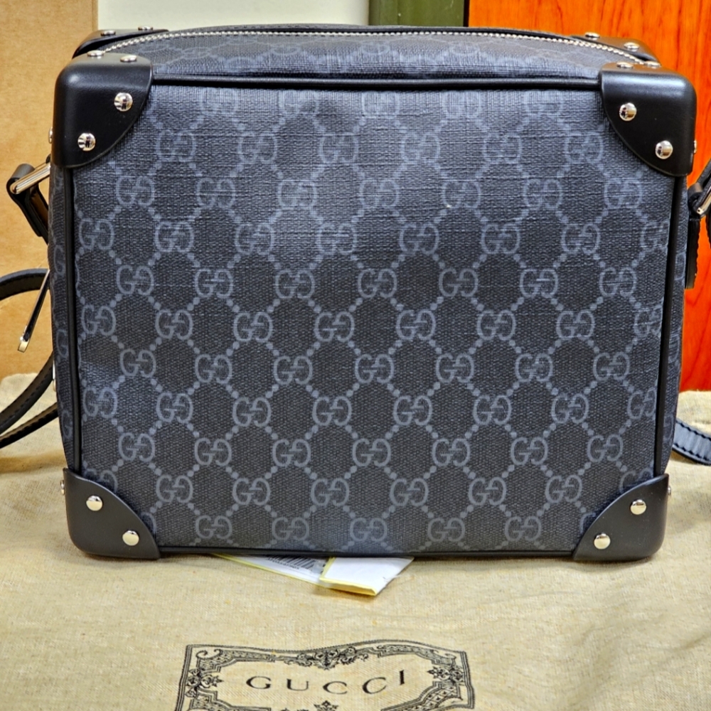 GUCCI GG Shoulder Bag With Leather Details - Picture 1 of 10